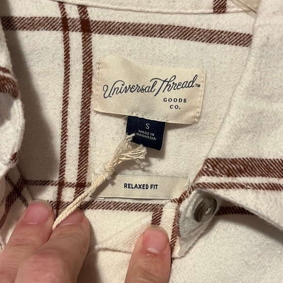 Universal Thread Women's Button-Down Shirt in Cream and Brown Plaid - Picture 2 of 8